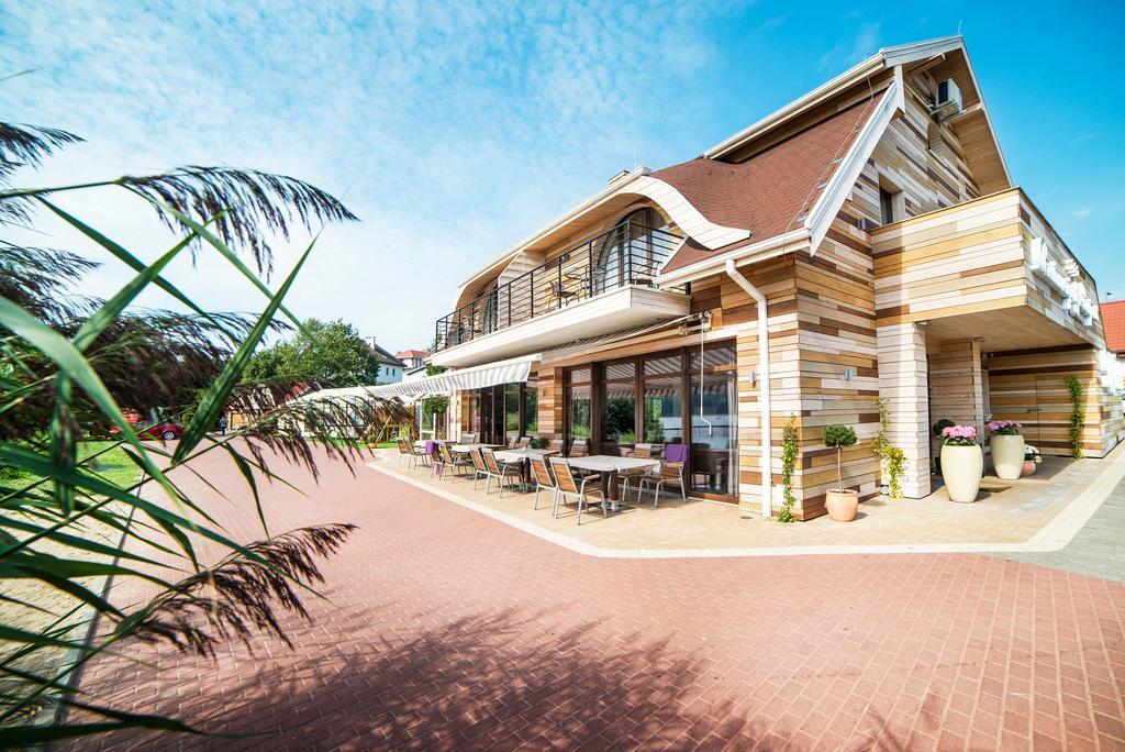 盆苏纳特乌佳卡酒店 奥尔什丁 外观 照片